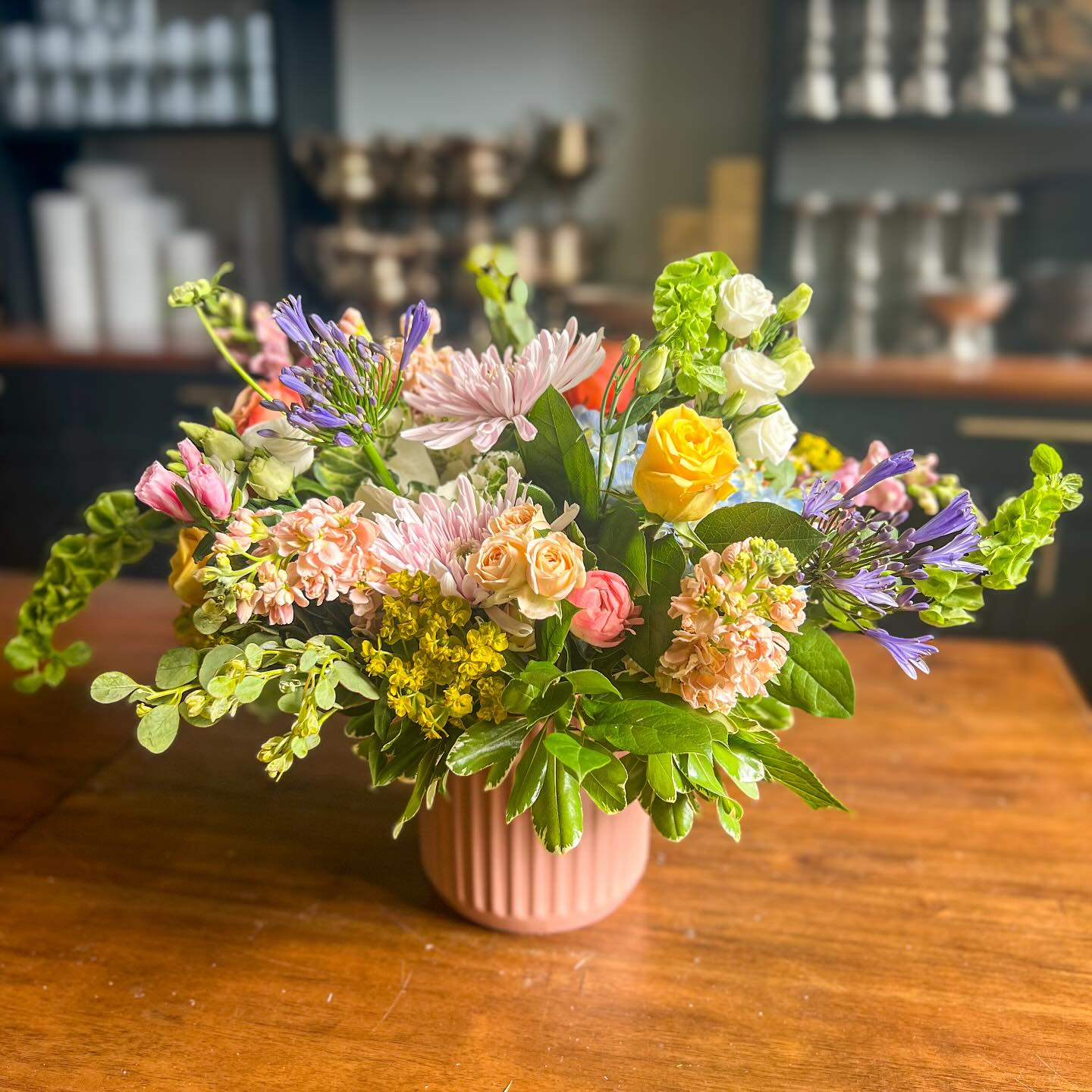 Brighten your home or someone’s day with our beautiful spring flowers—tulips, ranunculus, daffodils & more! 
Order now for Easter delivery!