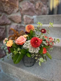 Fall Flower Arrangement Class
September 23 | 5:00–6:30 PM
$100 per person | Wine & Appetizers Included
Location: Billie Arthur Design Studio, 140 E Hinks Ln Suite 202, Sioux Falls, SD 57104
Registration Deadline: September 15
Celebrate the beauty of the season with our Fall Flower Arrangement Class! Join us at Billie Arthur Design Studio for an evening of creativity and connection as you design your own stunning autumn-inspired floral arrangement. Whether you’re a beginner or a budding floral enthusiast, this hands-on class will guide you step-by-step through the art of seasonal floral design.
Enjoy complimentary wine and delicious appetizers as you create your masterpiece in a relaxed, festive atmosphere. All materials are provided—just bring your creativity!
Sign up: Link in bio