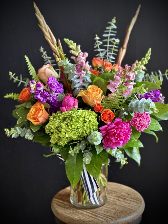 Valentine's Day Mixed Arrangement - Image 9